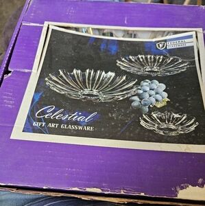 Large 11" D Vintage MCM Federal Moonglow Iridescent Carnival Glass Bowl.